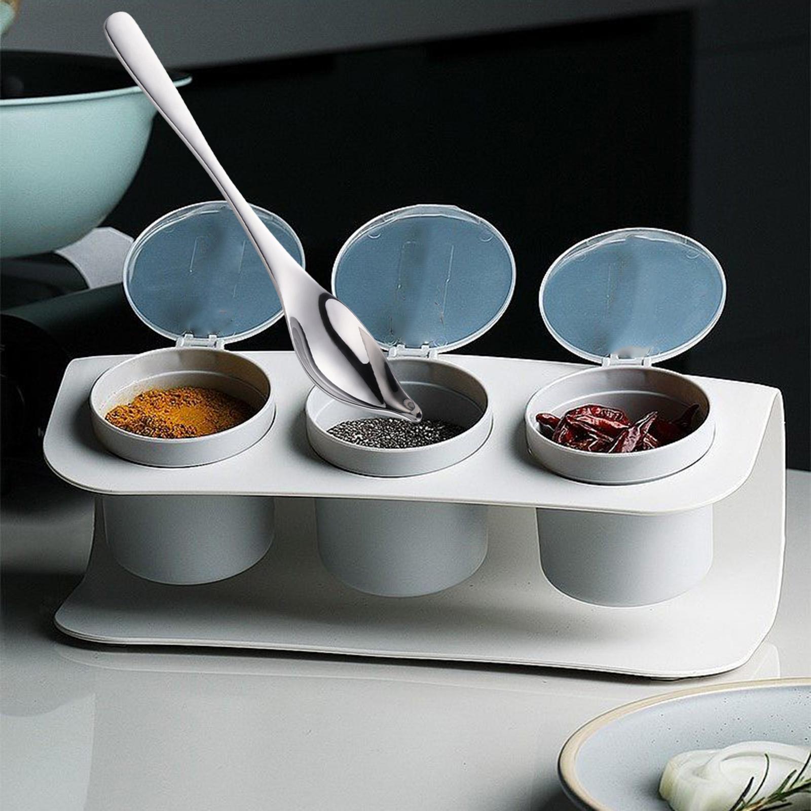 Kitchen Gadgets Drawing - Saucier Kaşık Mutfak Gereçleri Dekoratif Tabaklar